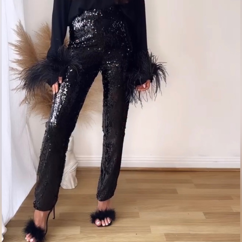 ZARA SLIM‎ FIT SEQUINNED LEGGINGS - BLOGGER’S FAVORITE